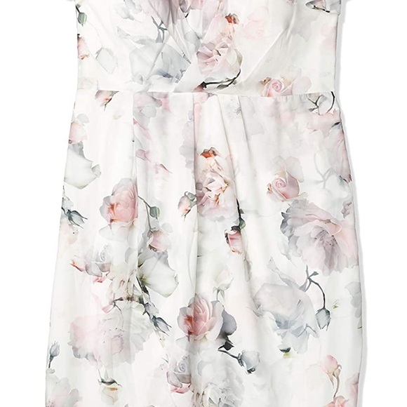 City Chic Heartbreaker Floral Dress - Picture 2 of 5